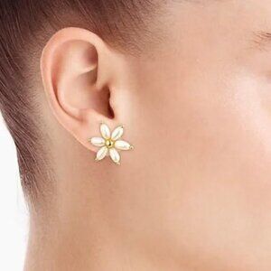 NWT J. Crew Freshwater Pearl Petal Floral Gold Tone Stud Earrings with Dust Bag